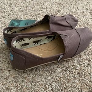 Women’s Toms shoes, brand new with tags .